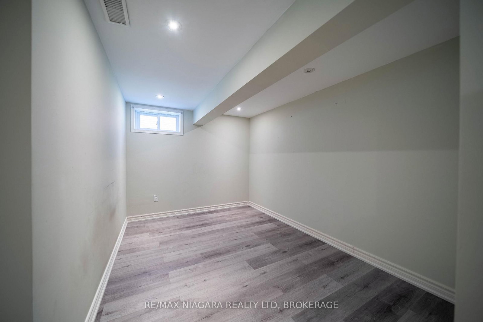15 Springbank Drive • St. Catharines, ON photo 34