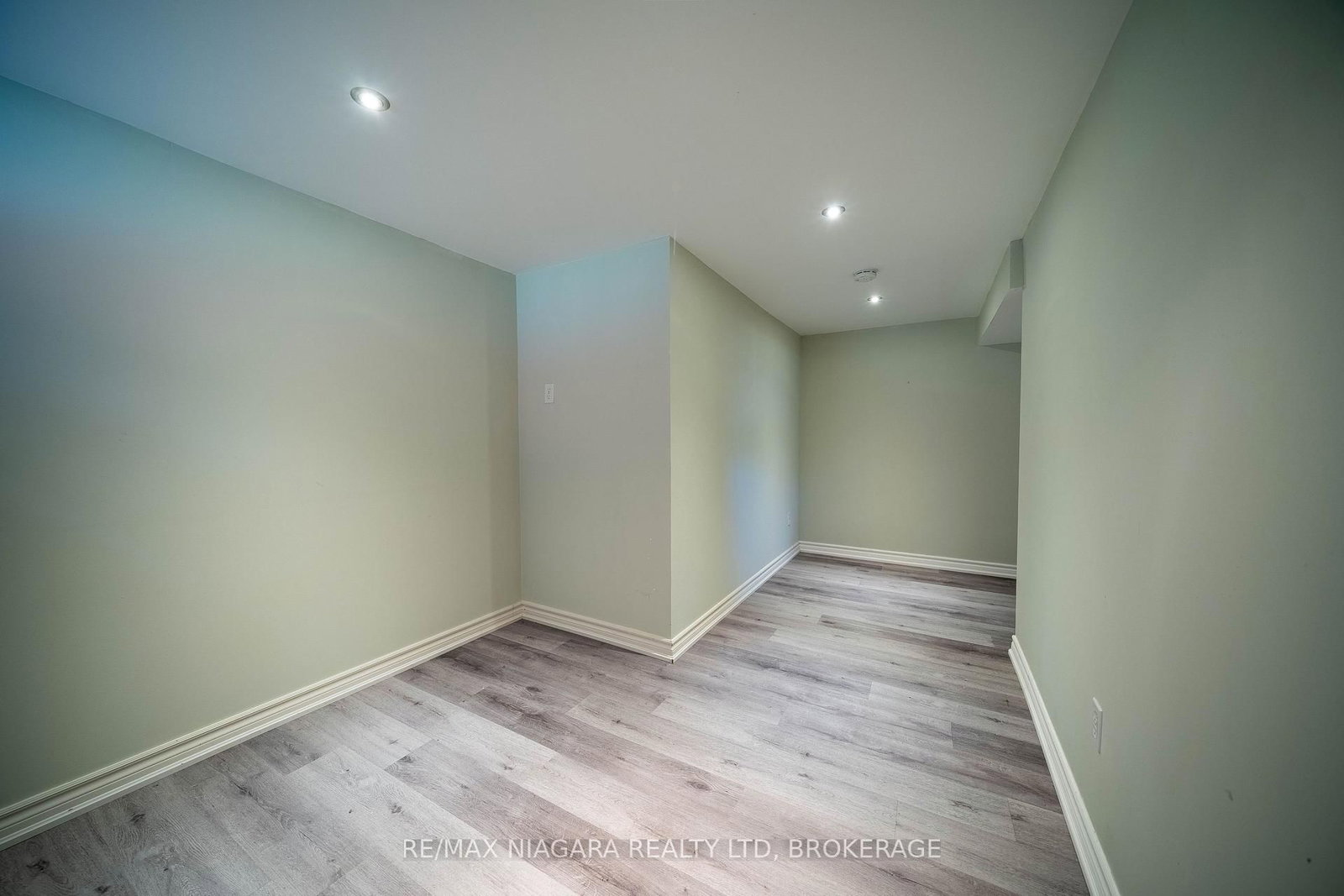 15 Springbank Drive • St. Catharines, ON photo 36