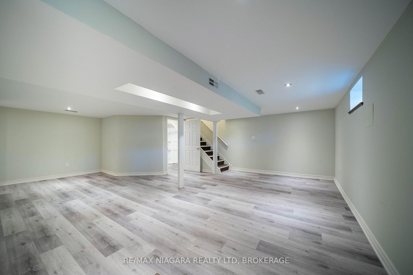 15 Springbank Drive • St. Catharines, ON photo 37