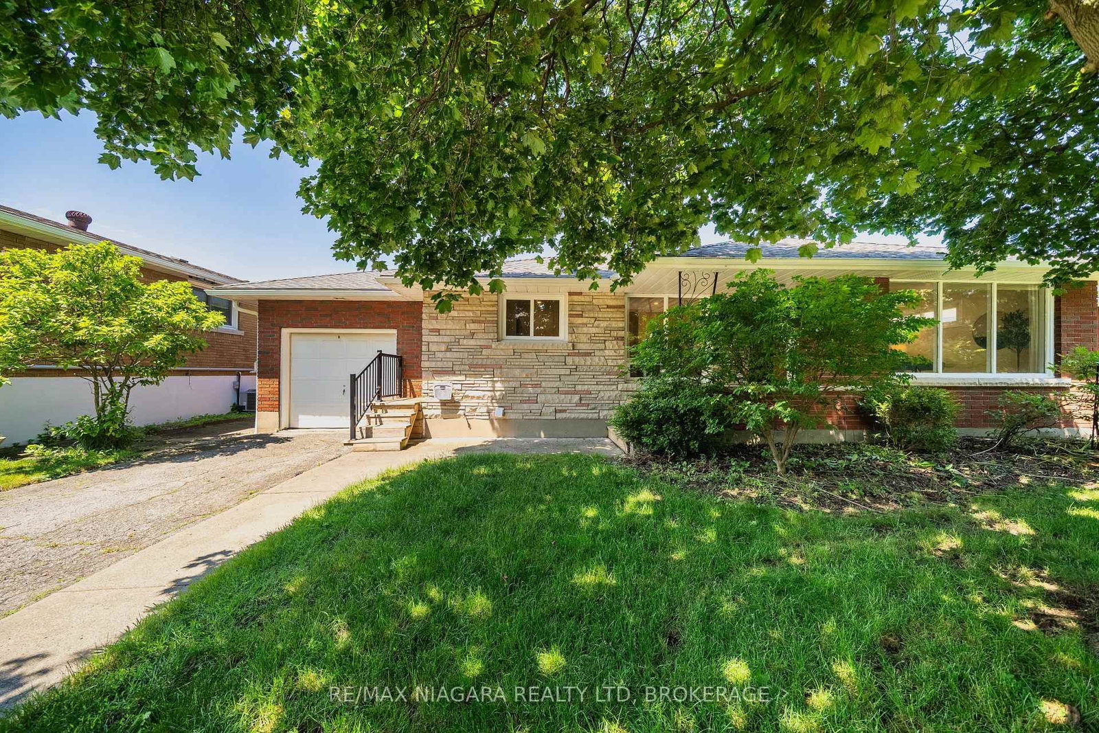 15 Springbank Drive • St. Catharines, ON photo 4