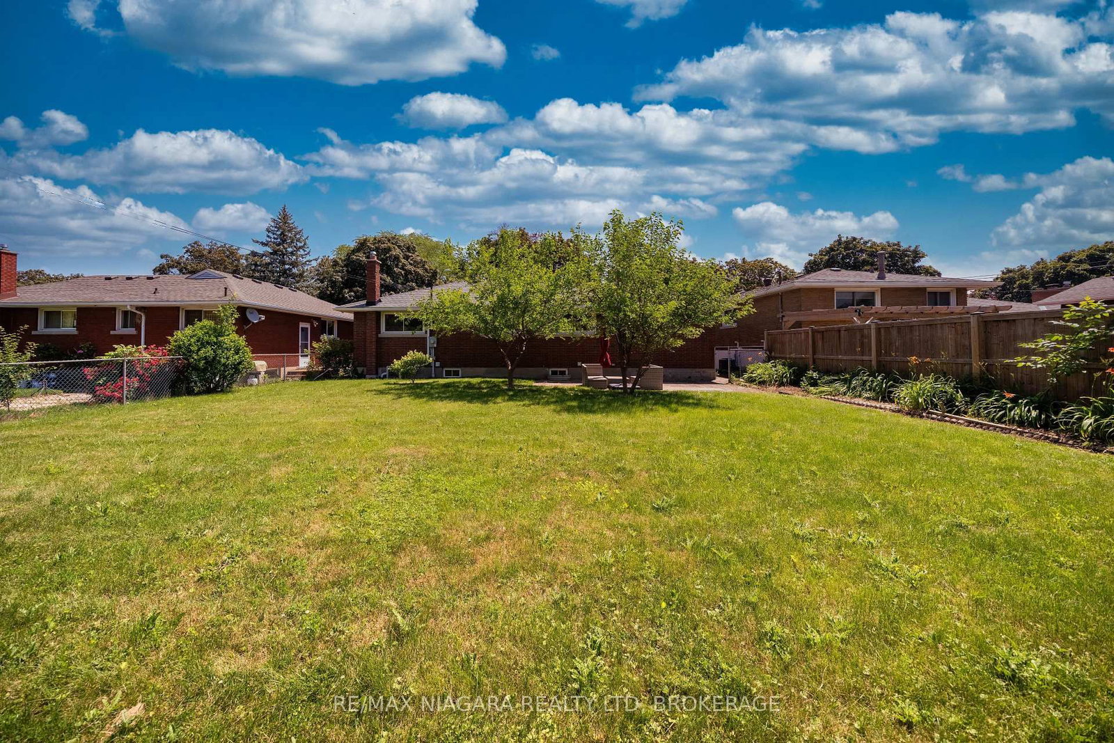 15 Springbank Drive • St. Catharines, ON photo 41