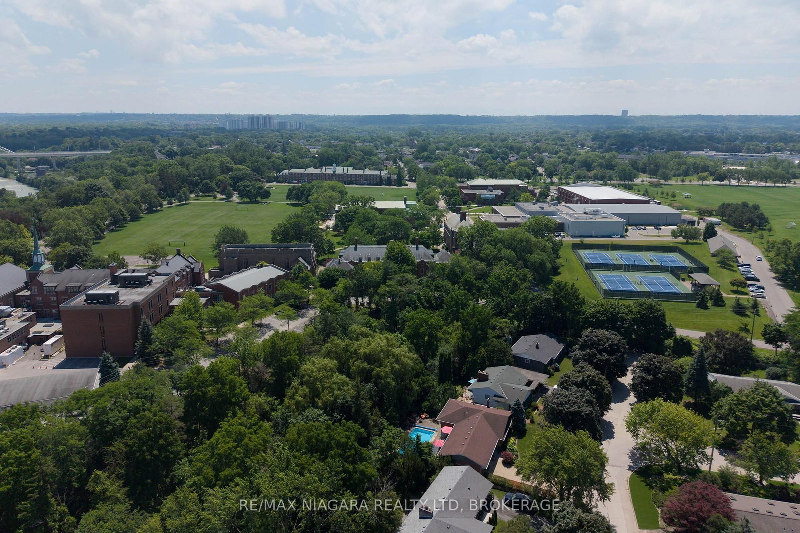 15 Springbank Drive • St. Catharines, ON photo 46