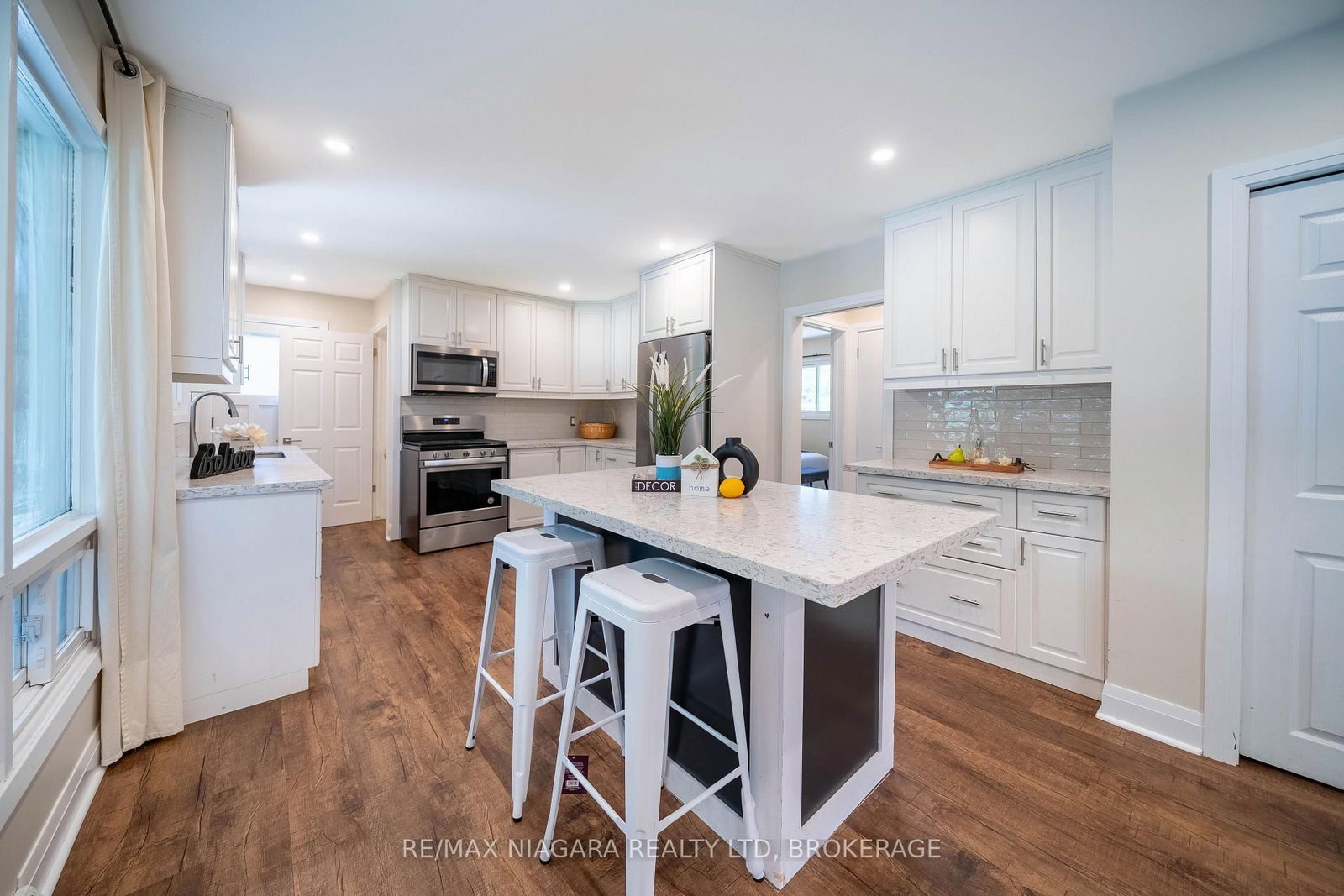 15 Springbank Drive • St. Catharines, ON photo 8