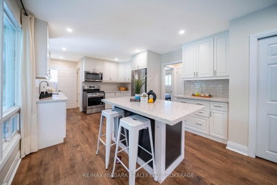 15 Springbank Drive • St. Catharines, ON photo 8