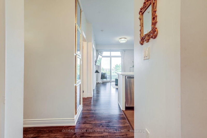 #106 - 35 Southshore Crescent