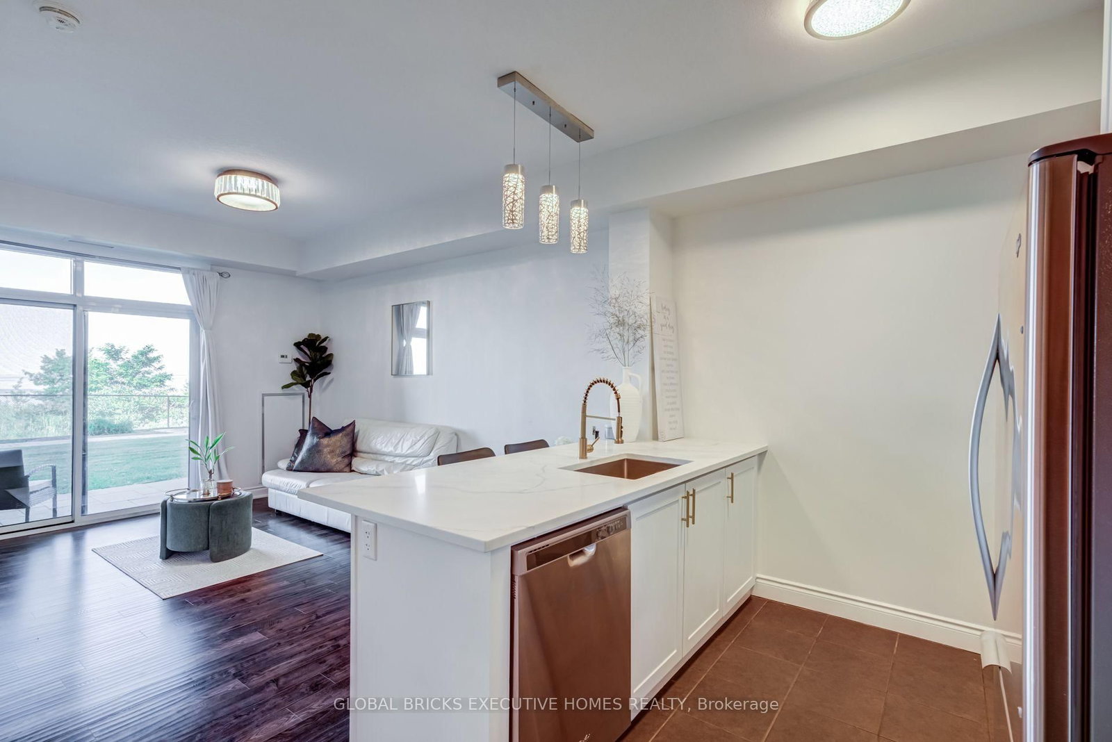 35 Southshore Hamilton,ON L8E 0J2 — Photo 6