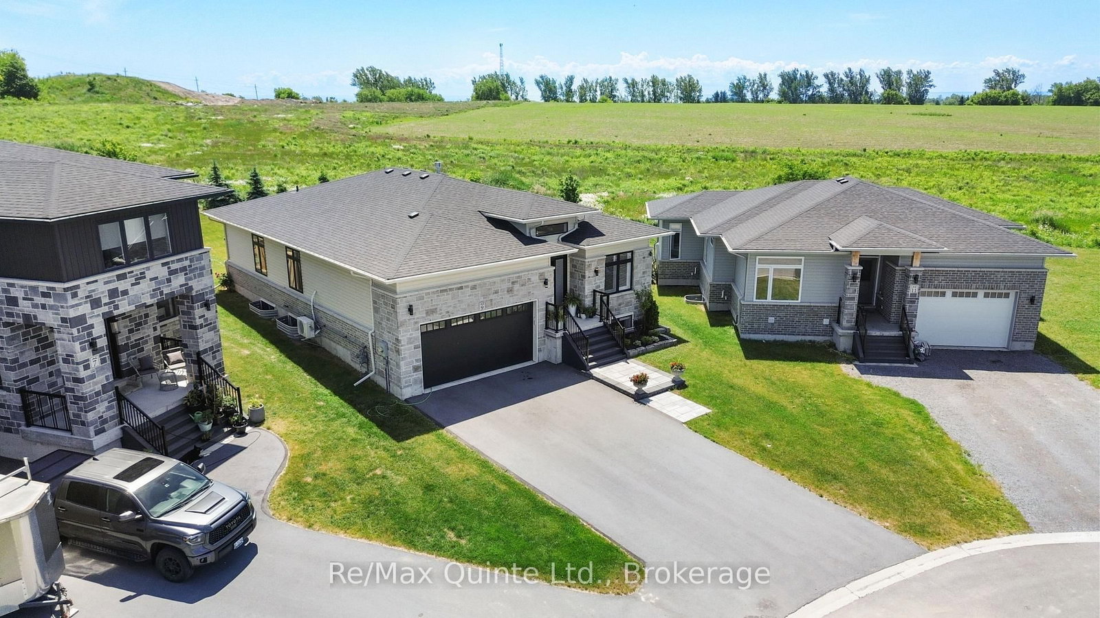 9 Stonecap Court • Cramahe, ON photo 4