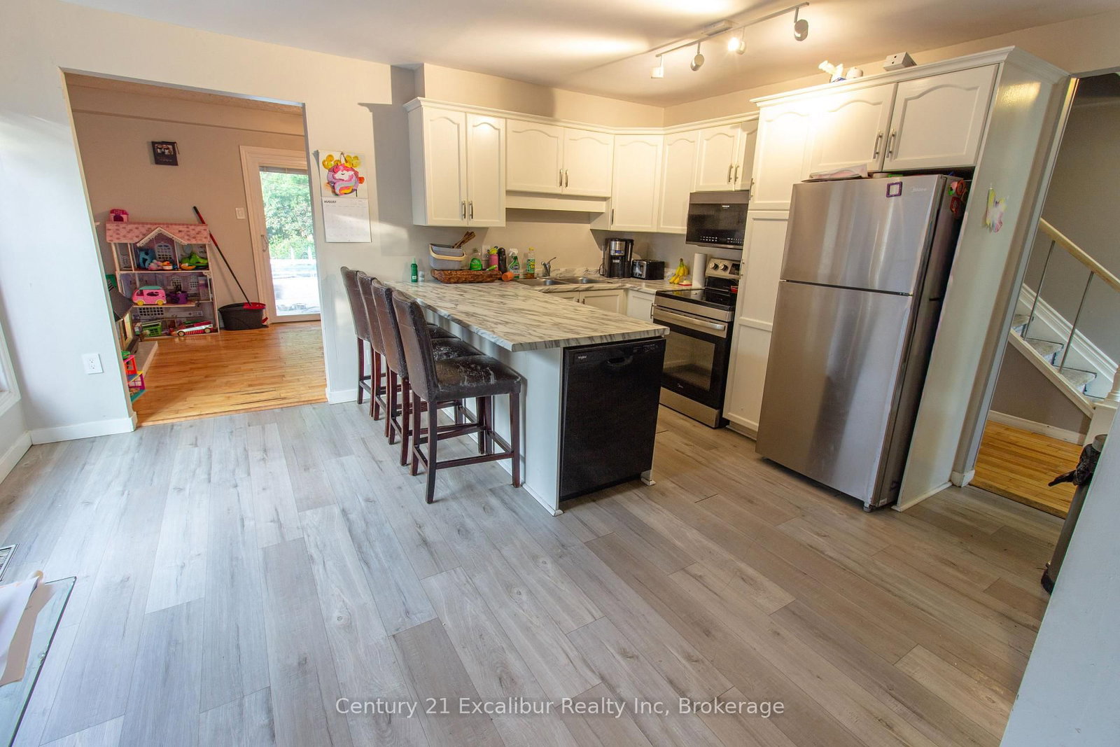 517 Shortreed Avenue • Centre Wellington, ON photo 3