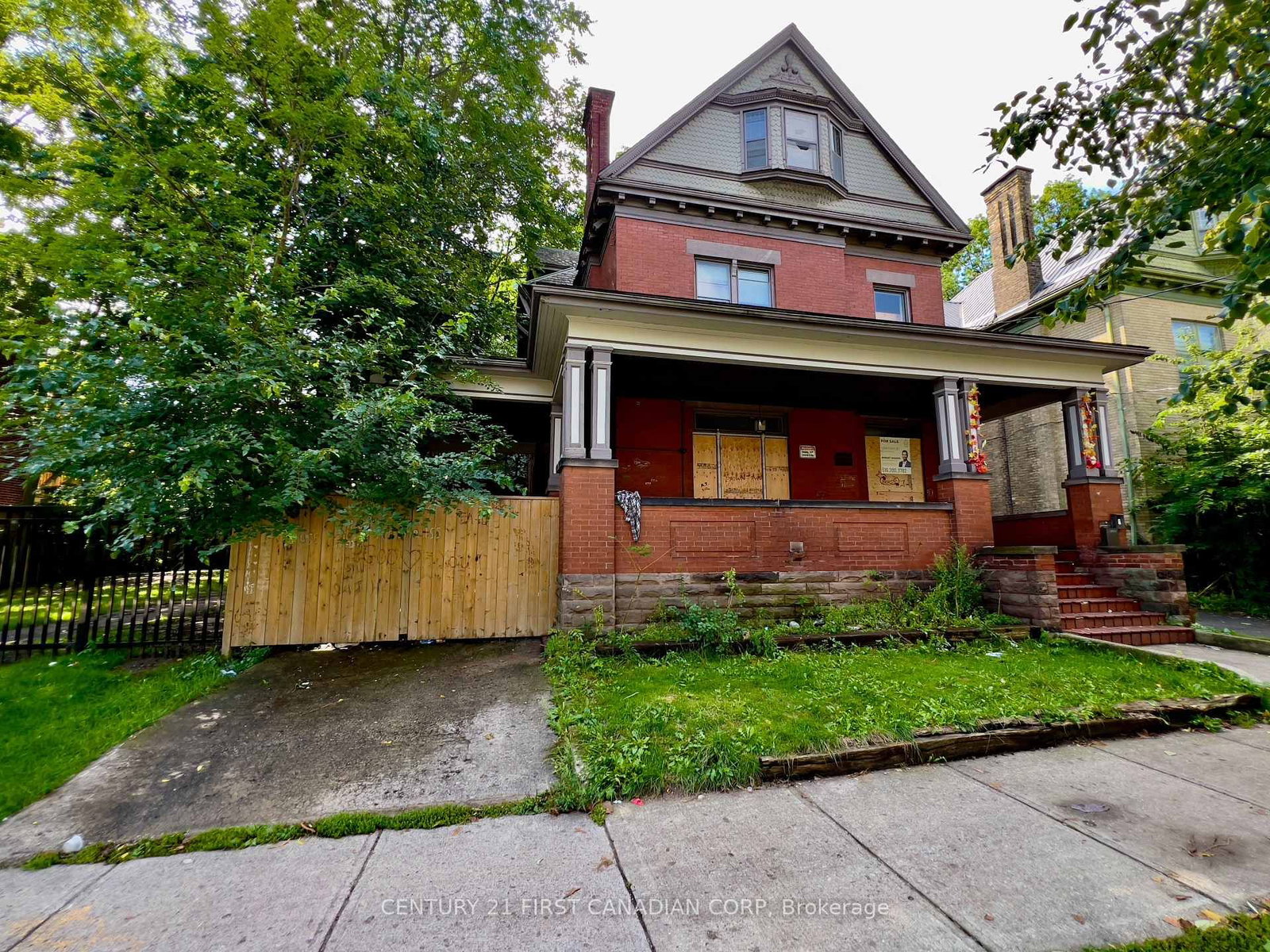 575 QUEENS Avenue, London East