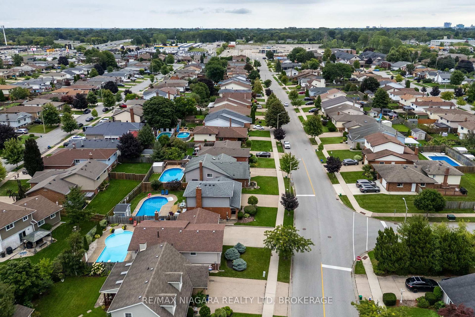 7851 Chorozy Street • Niagara Falls, ON photo 32