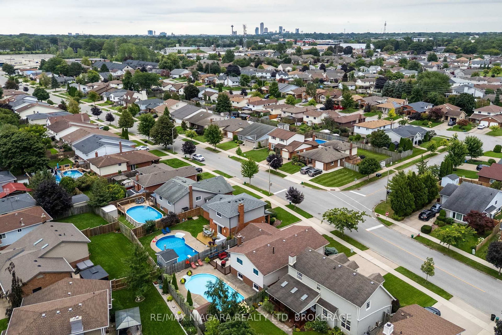 7851 Chorozy Street • Niagara Falls, ON photo 33