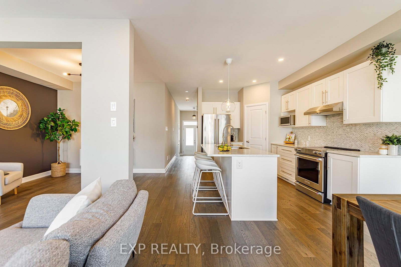 17 Allan Moore Place • Stittsville, ON photo 9