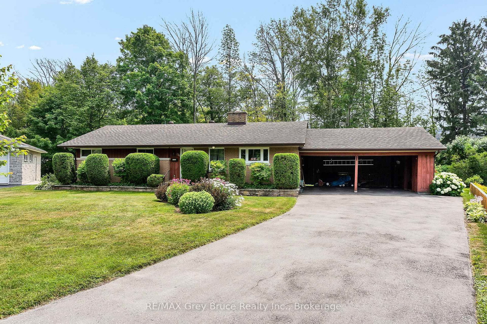 336 6th Avenue E • Owen Sound, ON photo 1