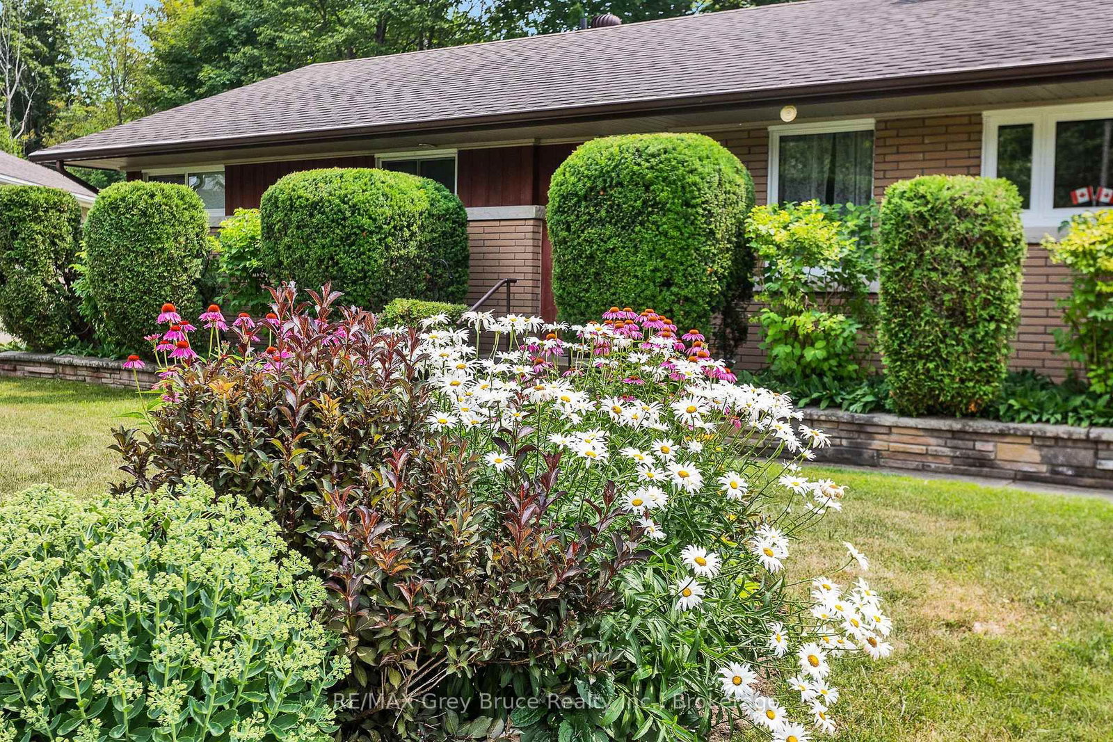 336 6th Avenue E • Owen Sound, ON photo 2
