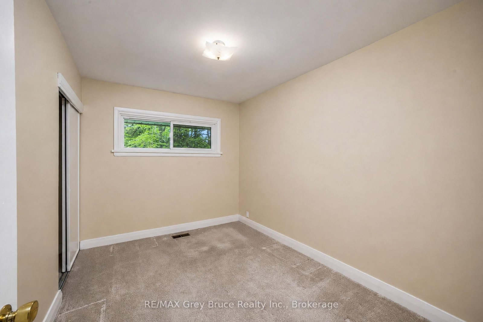 336 6th Avenue E • Owen Sound, ON photo 34