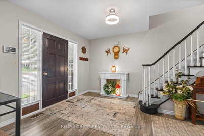 92 Salem Court • London South, ON photo 4