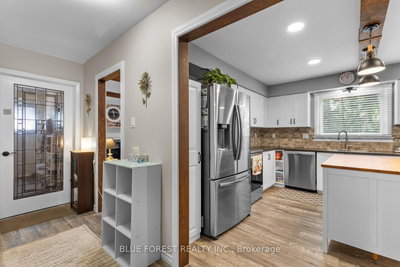 92 Salem Court • London South, ON photo 5
