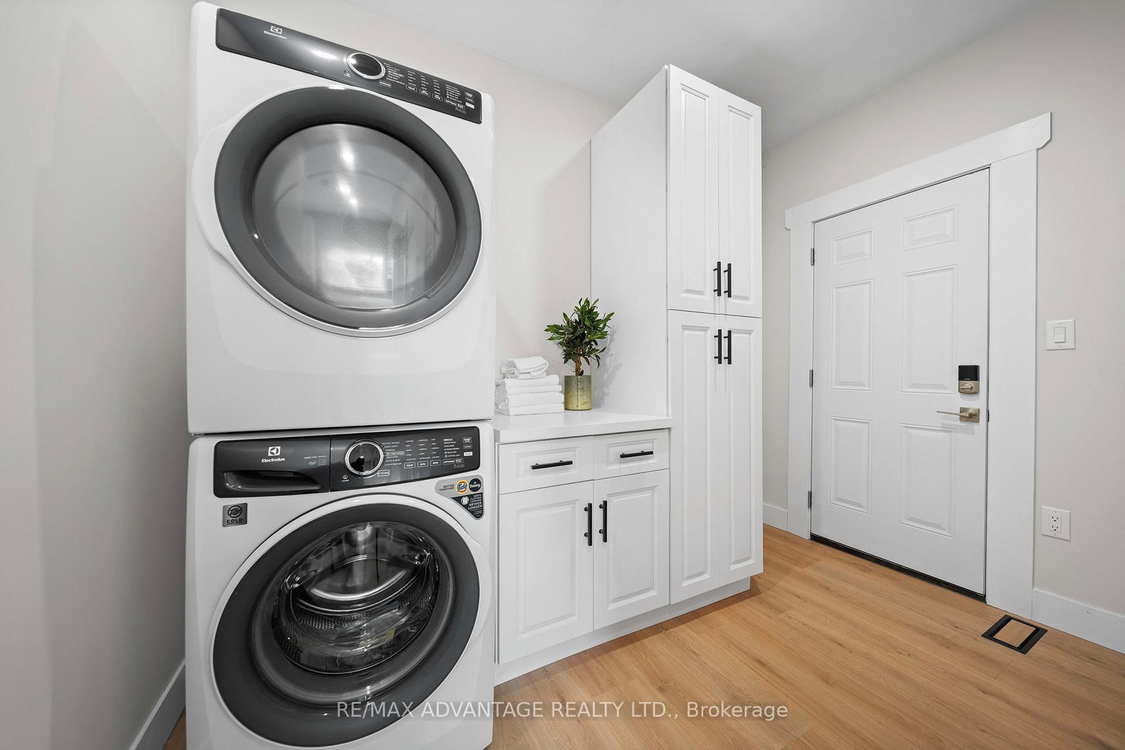 209 Victoria Street • Ingersoll, ON photo 17
