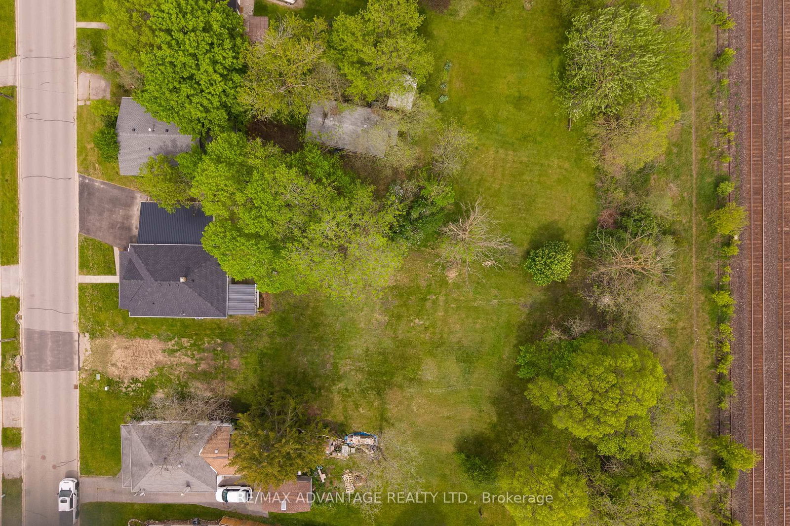 209 Victoria Street • Ingersoll, ON photo 35
