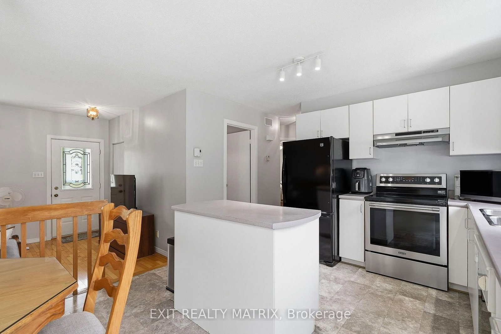 33 Frost Avenue • Hawkesbury, ON photo 12