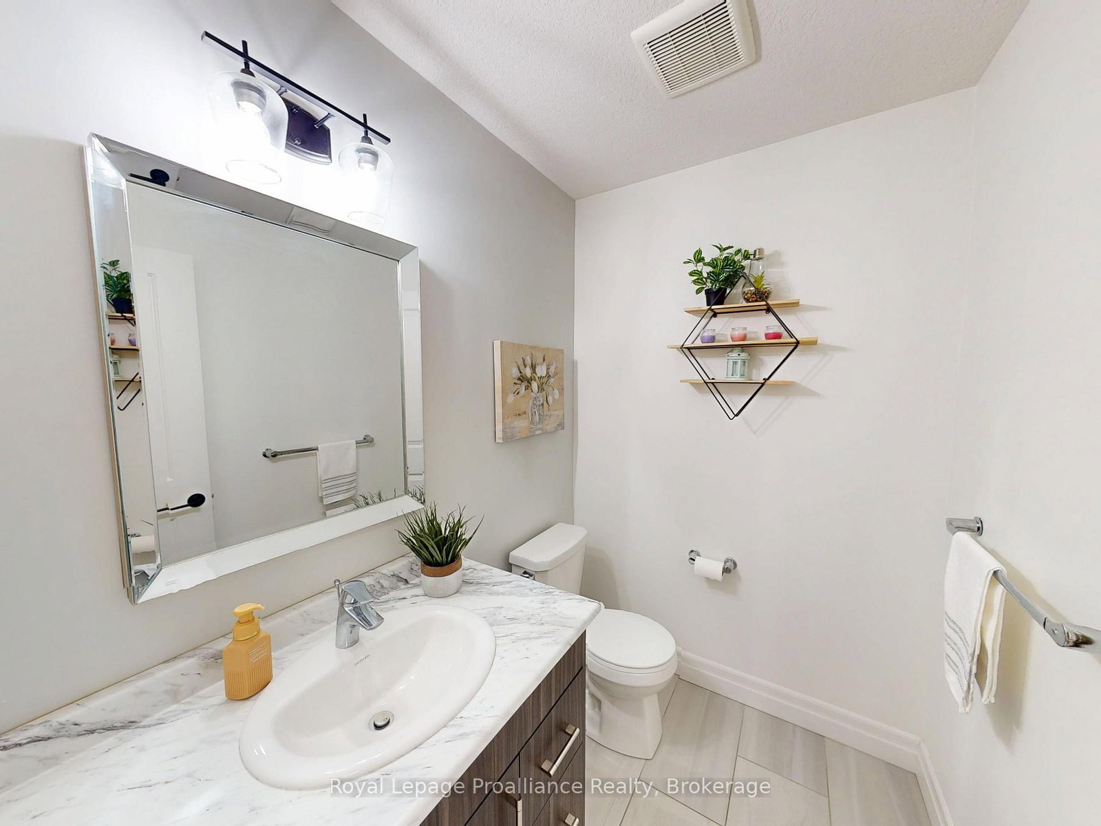 55 Lanark Drive • Belleville, ON photo 14