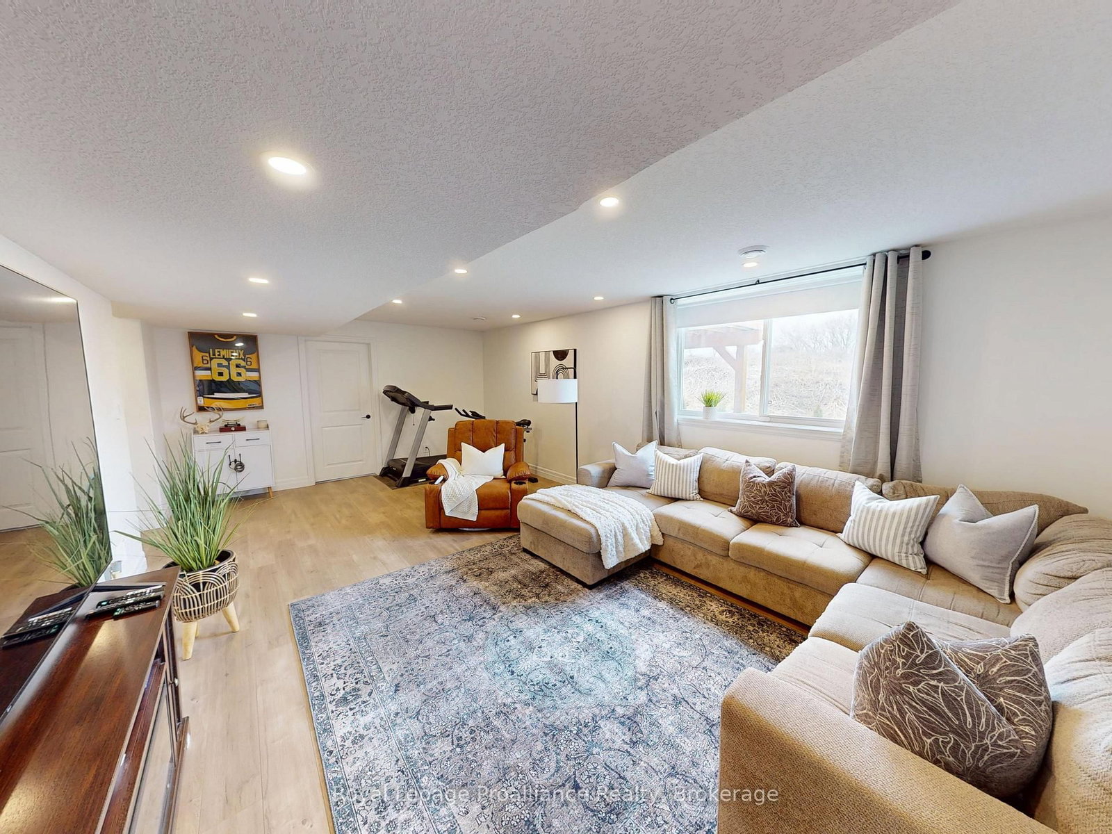 55 Lanark Drive • Belleville, ON photo 27