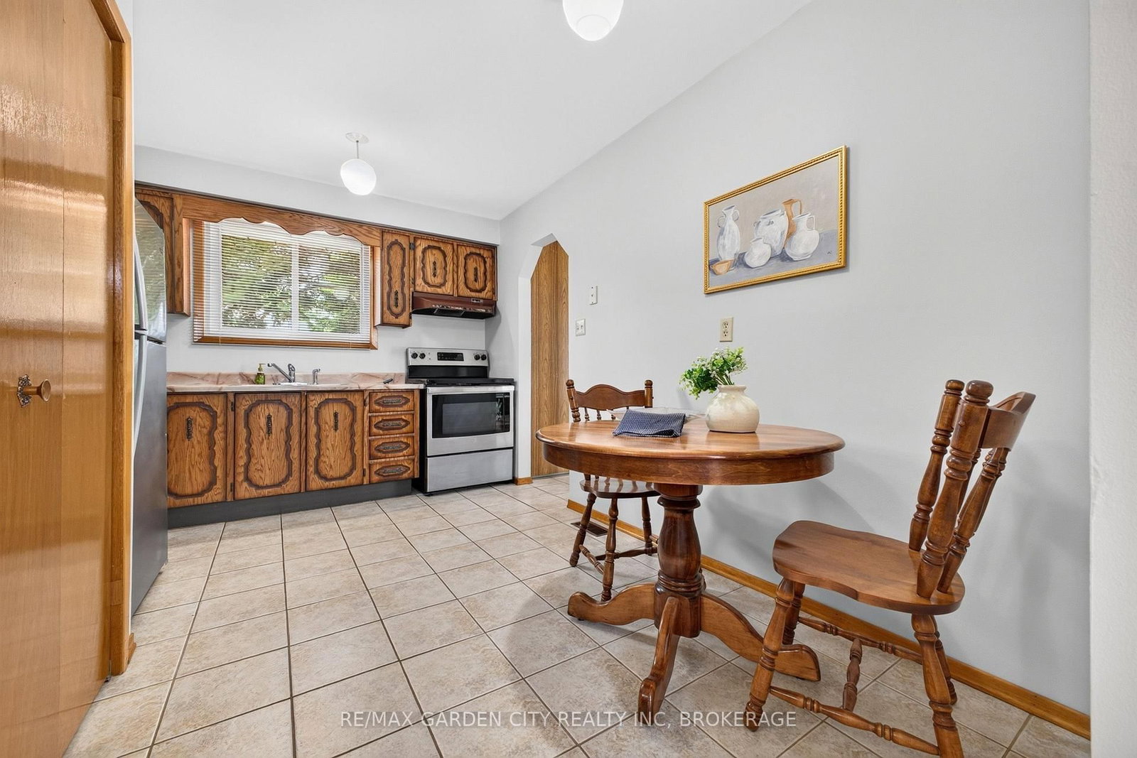 145 Adis Avenue • Hamilton, ON photo 12