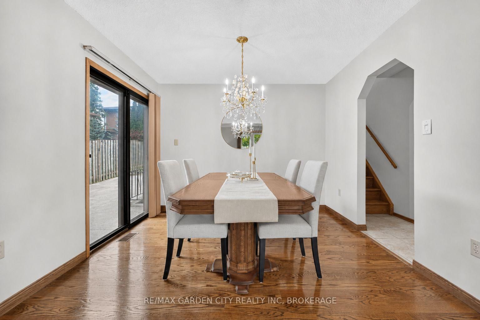 145 Adis Avenue • Hamilton, ON photo 14