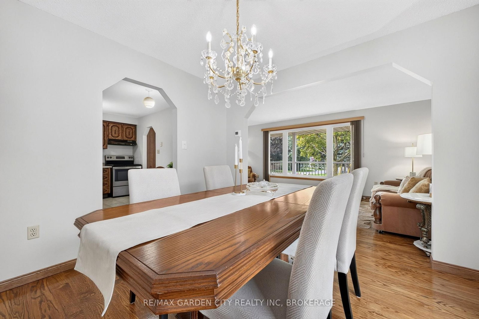 145 Adis Avenue • Hamilton, ON photo 16