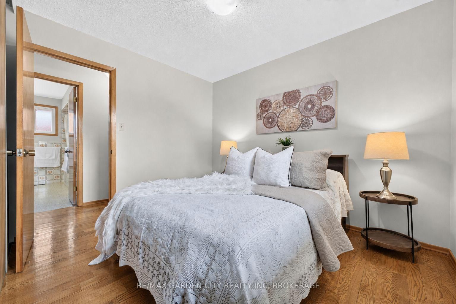 145 Adis Avenue • Hamilton, ON photo 22