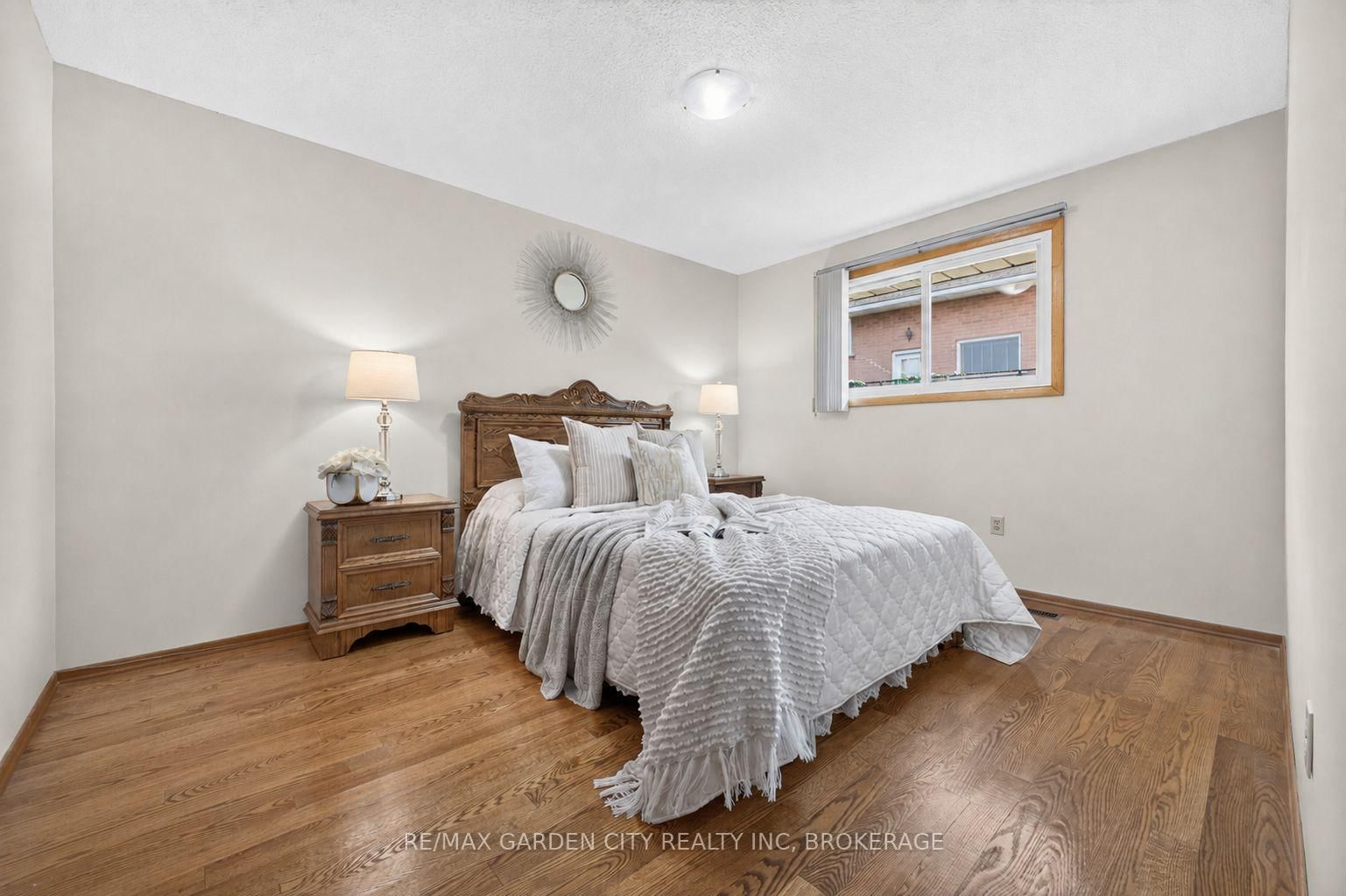 145 Adis Avenue • Hamilton, ON photo 23