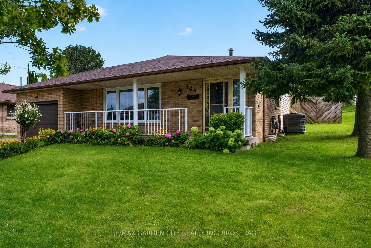 145 Adis Avenue • Hamilton, ON photo 3
