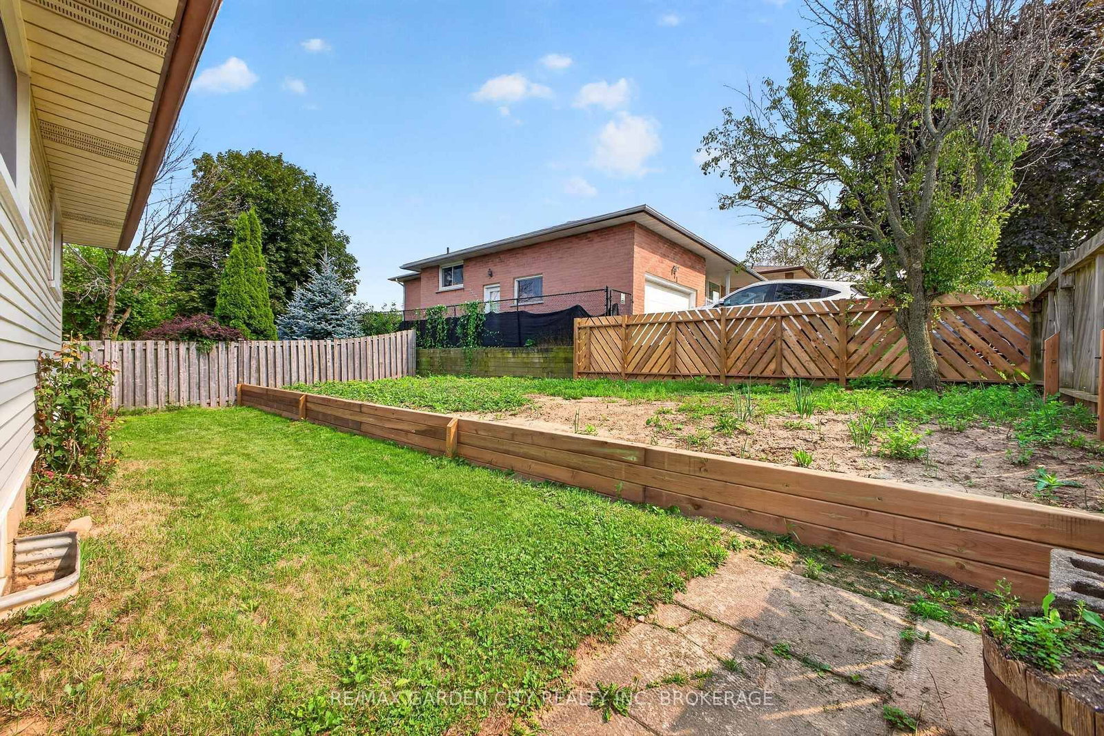 145 Adis Avenue • Hamilton, ON photo 41