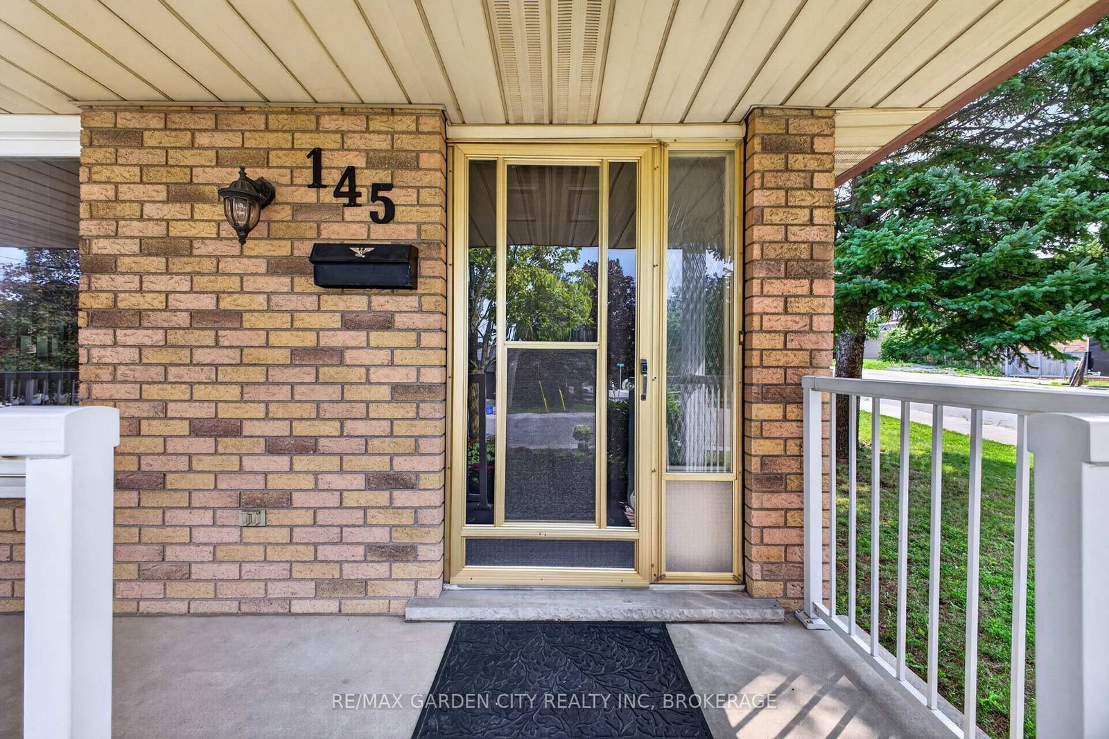 145 Adis Avenue • Hamilton, ON photo 5