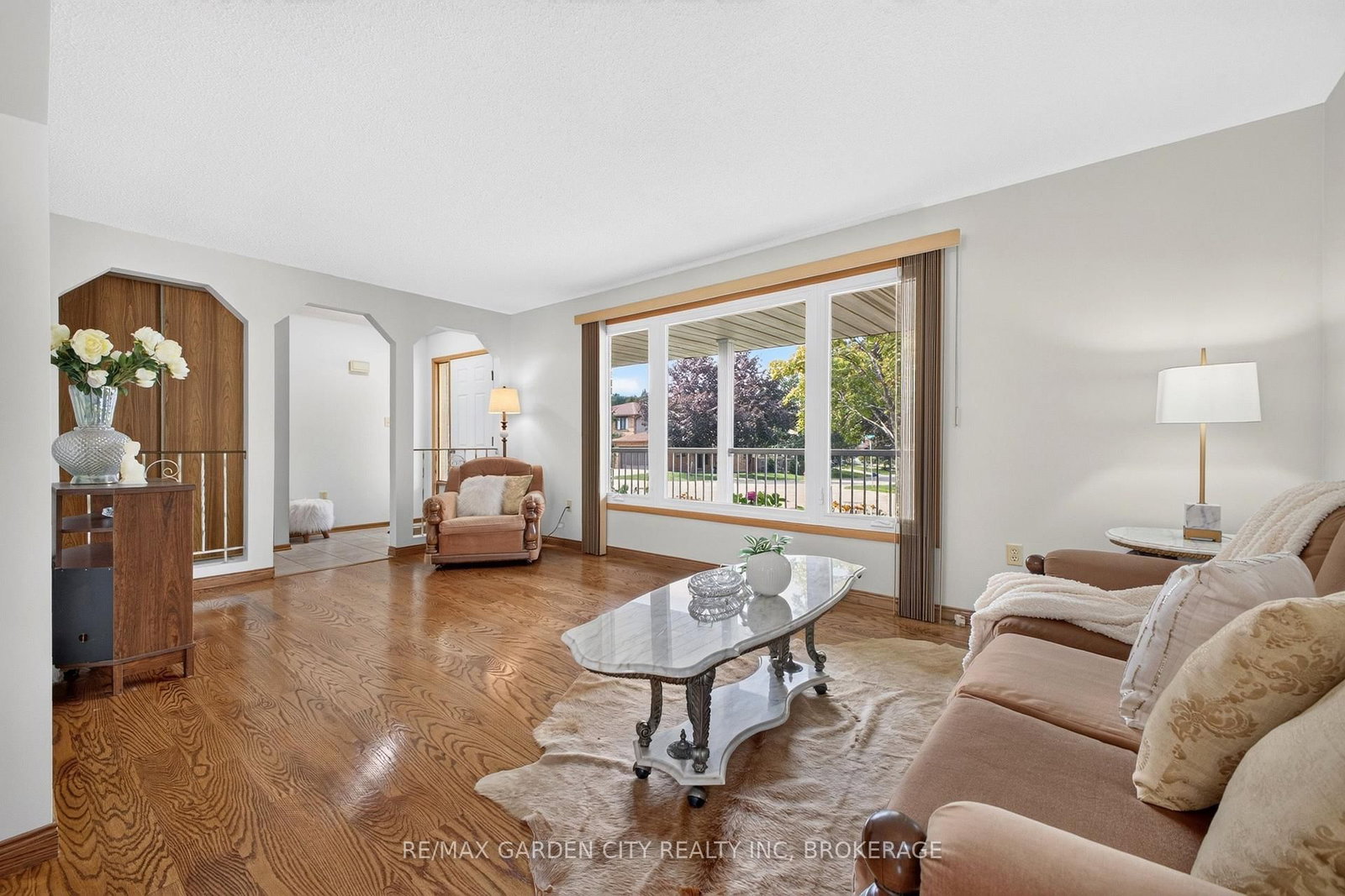 145 Adis Avenue • Hamilton, ON photo 8