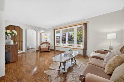 145 Adis Avenue • Hamilton, ON photo 8