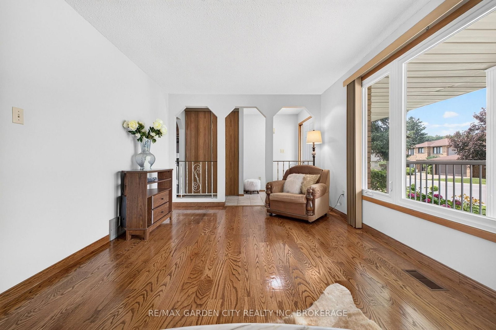 145 Adis Avenue • Hamilton, ON photo 9