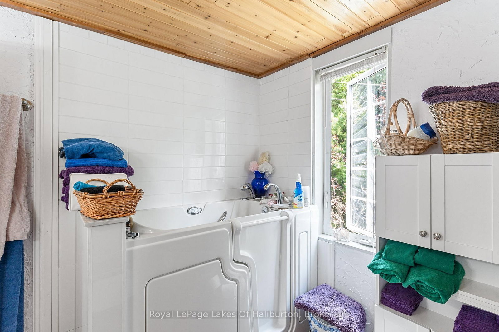 1049 Ninatigo Lane • Algonquin Highlands, ON photo 23