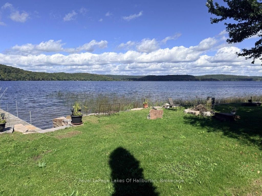 1049 Ninatigo Lane • Algonquin Highlands, ON photo 5