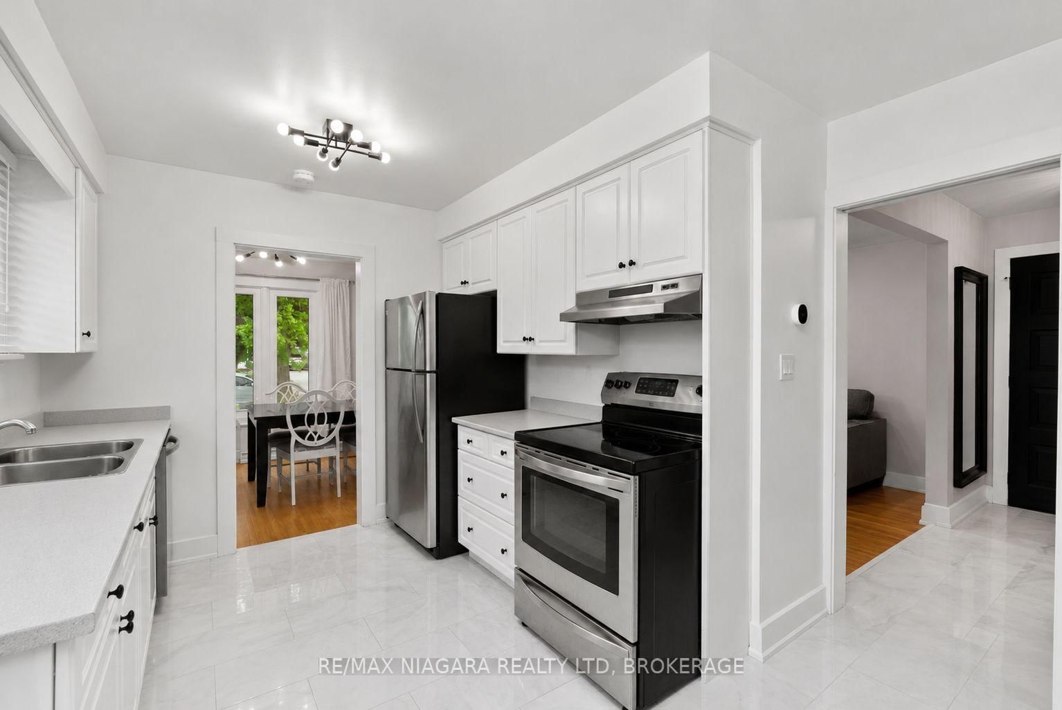 7 Ameer Drive • St. Catharines, ON photo 11