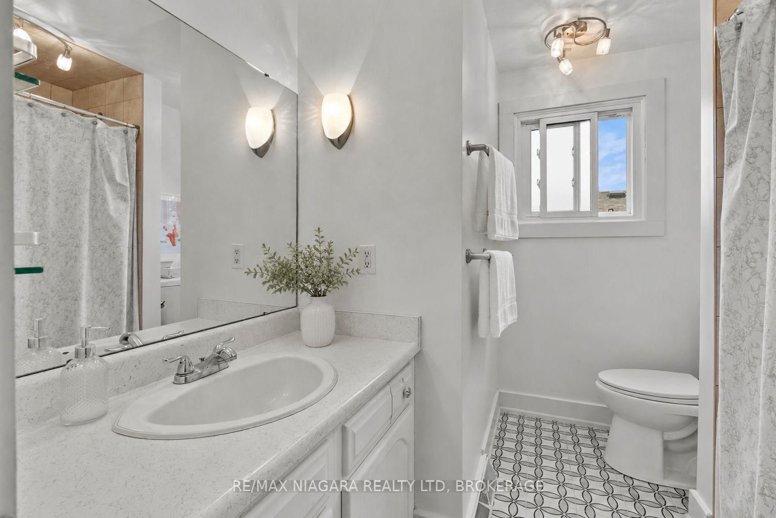 7 Ameer Drive • St. Catharines, ON photo 25