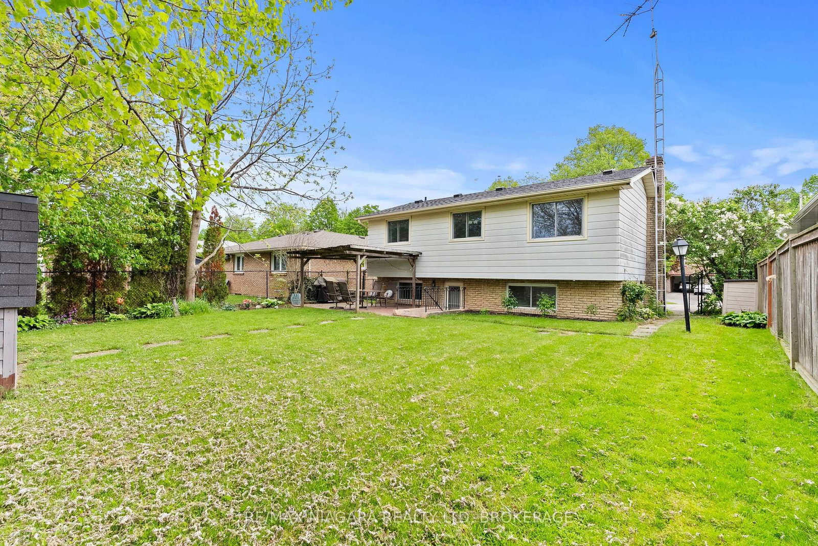 7 Ameer Drive • St. Catharines, ON photo 29