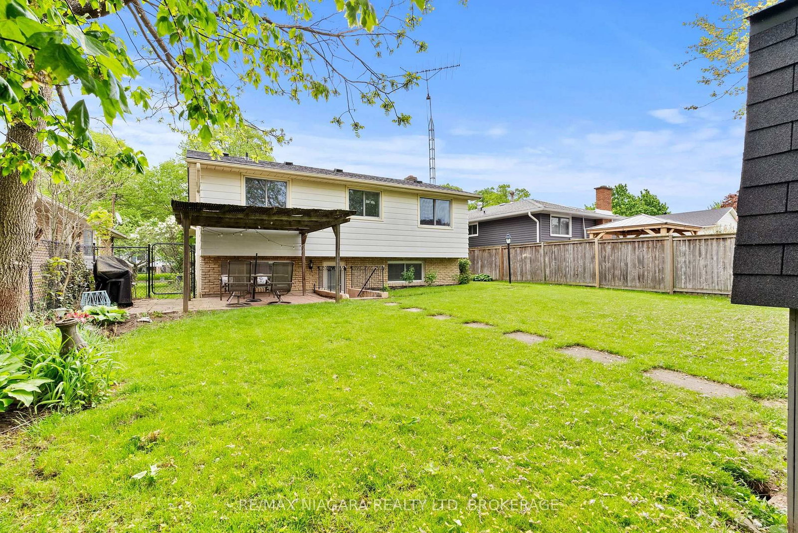7 Ameer Drive • St. Catharines, ON photo 30