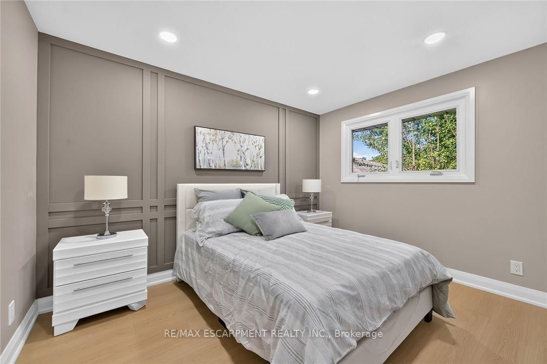 135 NUGENT Drive • Hamilton, ON photo 15