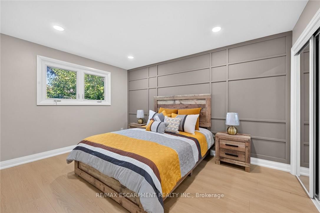 135 NUGENT Drive • Hamilton, ON photo 16