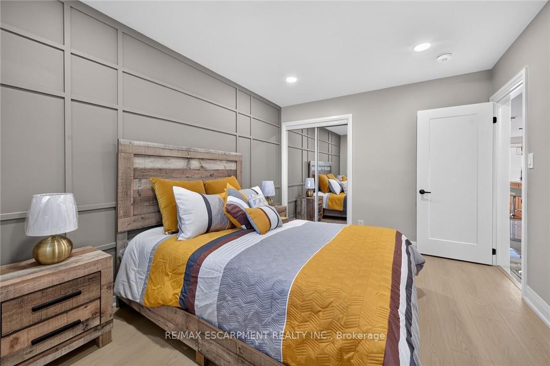 135 NUGENT Drive • Hamilton, ON photo 17