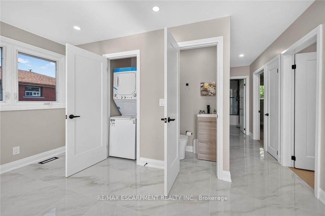 135 NUGENT Drive • Hamilton, ON photo 21