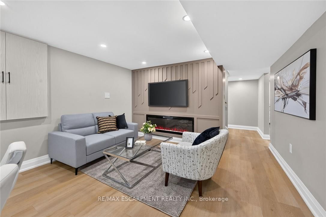 135 NUGENT Drive • Hamilton, ON photo 24