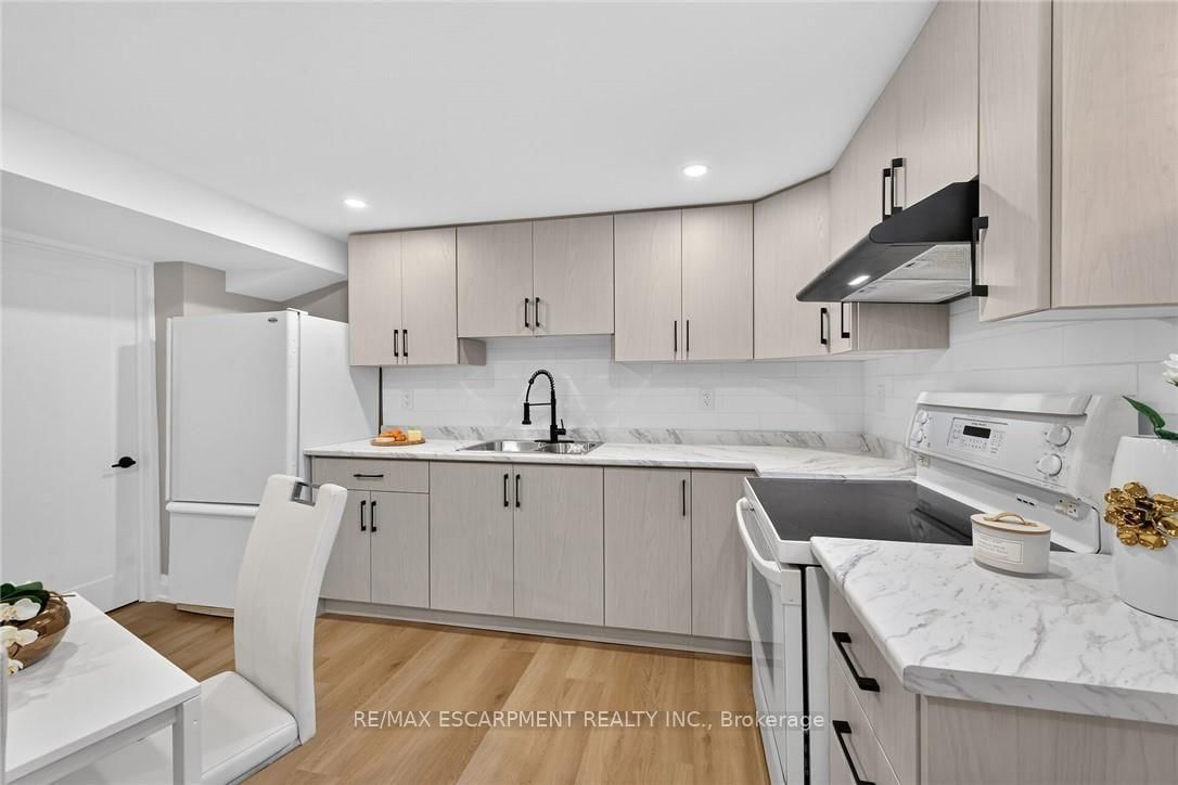 135 NUGENT Drive • Hamilton, ON photo 25