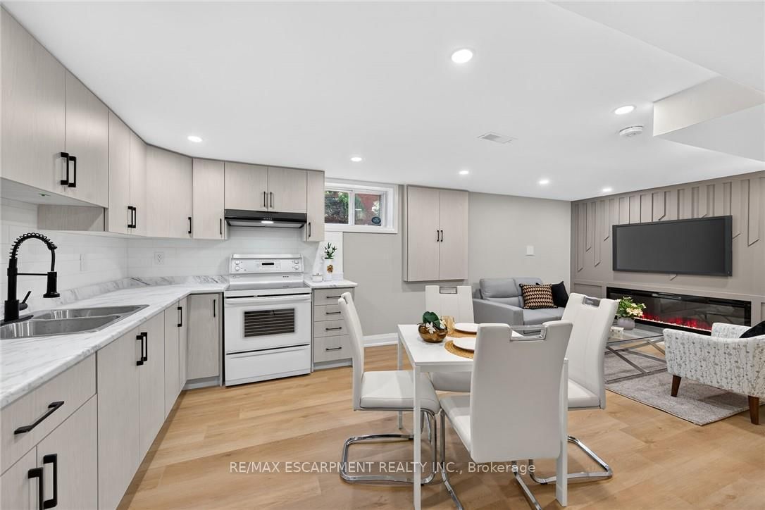 135 NUGENT Drive • Hamilton, ON photo 26